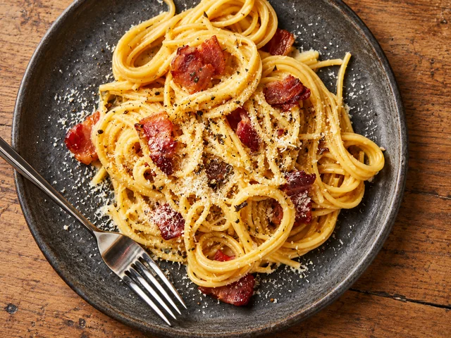 Spaghetti alla Carbonara, finished and plated